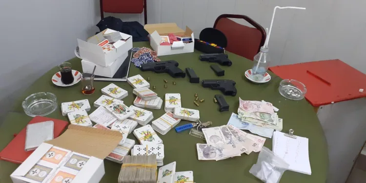 Bursa’da çadır kurup kumar oynadılar!