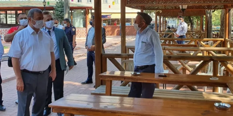 Bursa’da Kovid-19 tedbirlerine uyamayan iki kahvehane sahibine para cezası