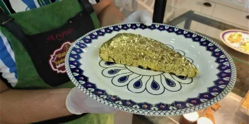 Bursa’da yapılan bu baklavanın dilimi 550 lira