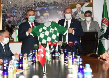 Alinur Aktaş: “Bursaspor hepimiz için değerli ve önemli”