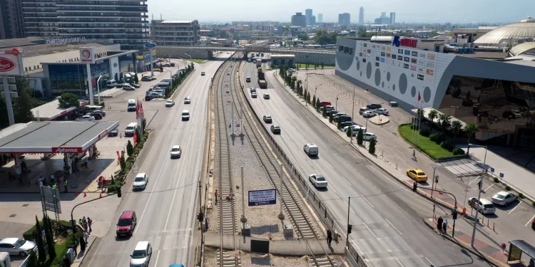 T2 hattında ilk ateşlemeyi Başkan Aktaş yaptı