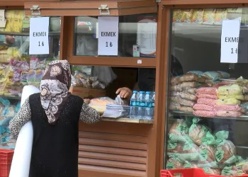 İstanbul’da halk ekmeğe yüzde 33 zam yapıldı