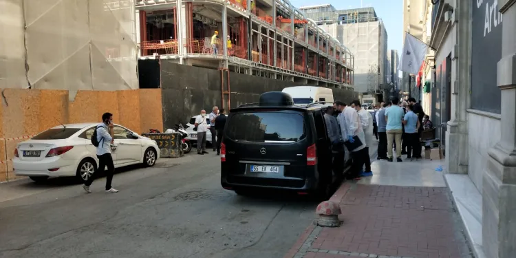 Karaköy’de Amerikalı gazeteci ölü bulundu