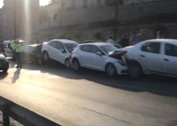 Bursa’da zincirleme kaza! 6 araç birbirine girdi