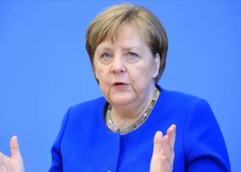 Merkel Kovid-19 vakalarındaki artıştan endişeli