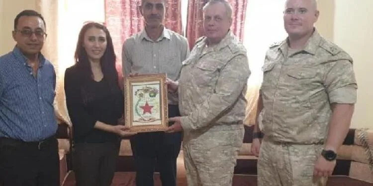 Rus heyeti, PYD’li teröriste plaket verdi