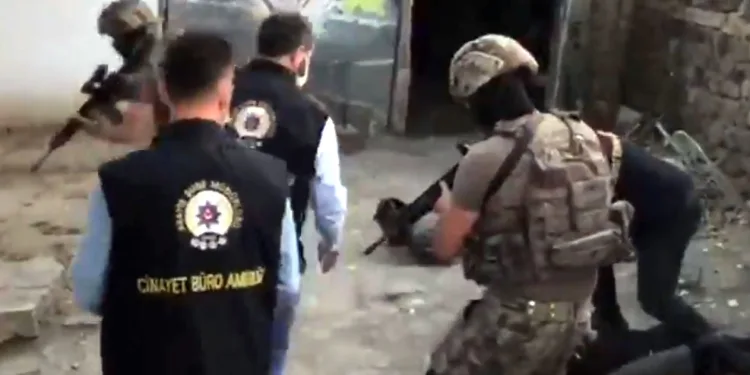 Çocukları dolaba kitleyip anneye işkence yapan soyguncular akraba çıktı