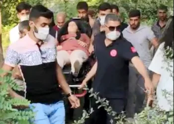 Barışmak için buluştuğu eşini 8 yerinden bıçakladı