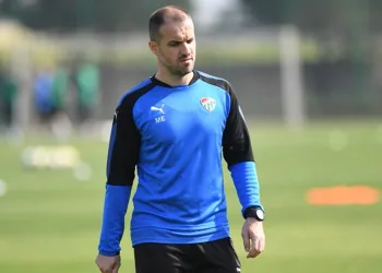 Mustafa Er: Bursaspor’un kıymetini bilen oyuncularla devam edeceğiz