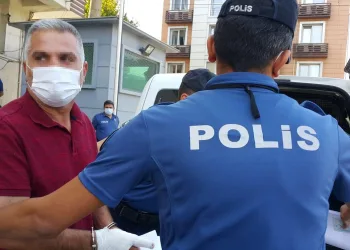 Bursa’da karısını sevgilisiyle basmıştı: Üçtür aldatılıyorum