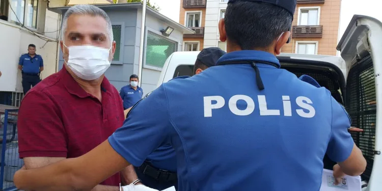 Bursa’da karısını sevgilisiyle basmıştı: Üçtür aldatılıyorum