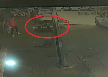 Bursa’da polisten kaçarken otomobil çarptı