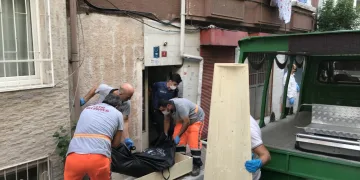 Kanadalı genç kadın merdivenlerde ölü bulundu
