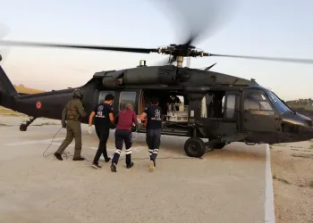 Van’da yeni doğan bebeğe askeri helikopterle sevk