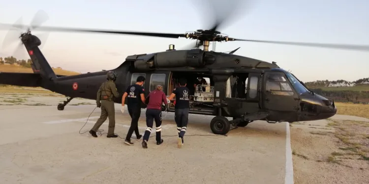 Van’da yeni doğan bebeğe askeri helikopterle sevk