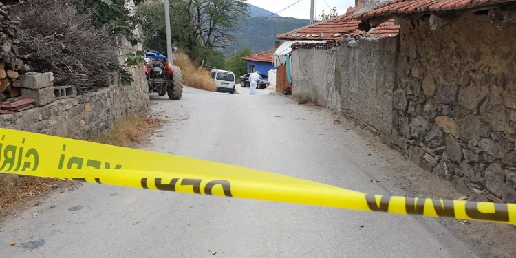 Bursa’da abla cinayeti! Ailesini darbeden kardeşini öldürdü
