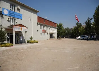 Samda okulunun zemini yenilendi