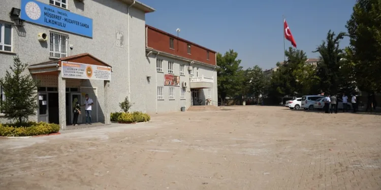 Samda okulunun zemini yenilendi