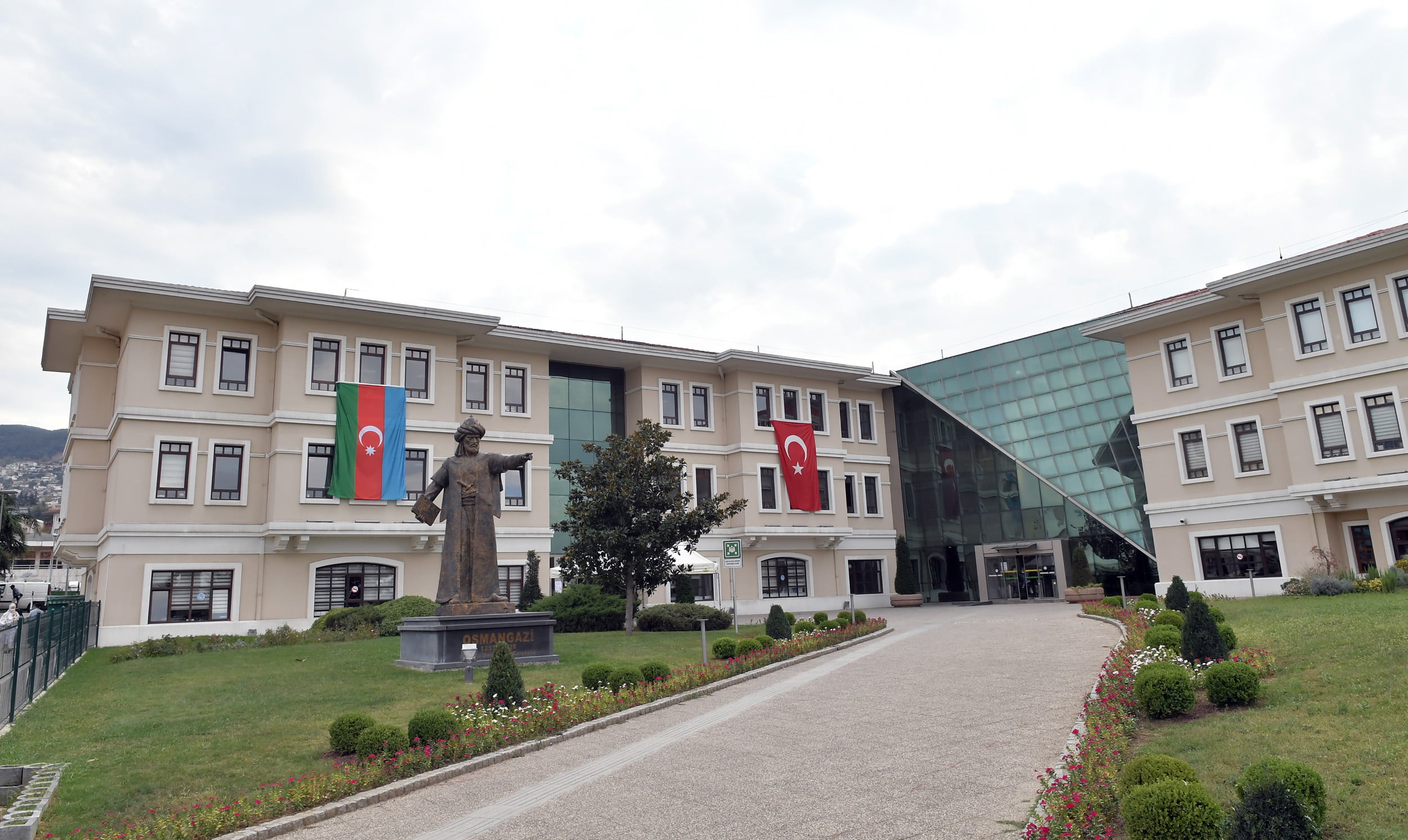 Osmangazi'den Azerbaycan'a bayraklı destek