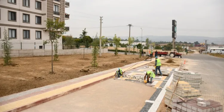 Yeniceköy Mahallesi’nde otopark yapımı sürüyor