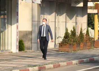 Başkan Taban belediyeye yürüyerek geldi