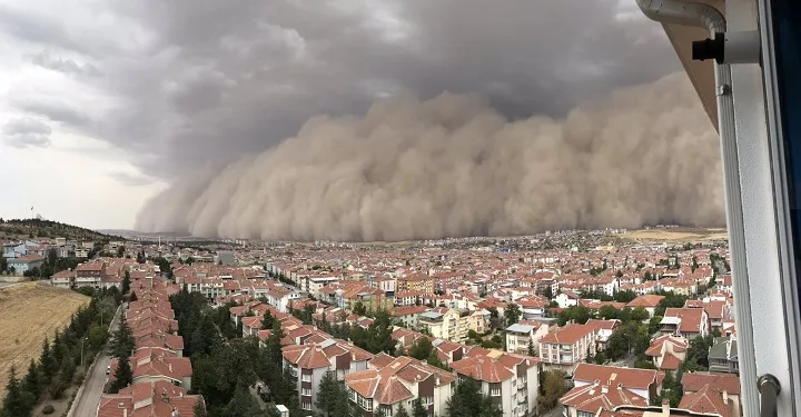 Ankara’da kum fırtınası