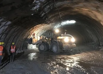 Kop Dağı tünelinde patlama! İşçiler mahsur kaldı