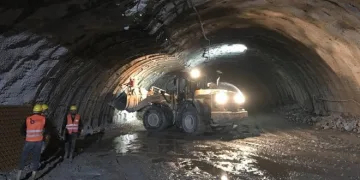 Kop Dağı tünelinde patlama! İşçiler mahsur kaldı