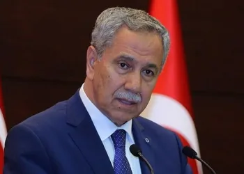Bülent Arınç koronavirüsü yendiğini açıkladı
