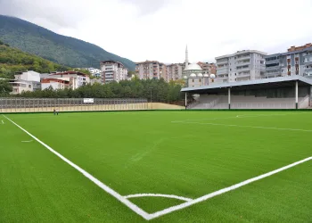 Yıldırım’da “Futbolun kalbi Fidyekızık” tesisi yenilendi