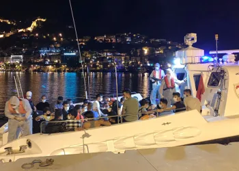 Antalya’da 7 milletten 120 kaçak göçmen yakalandı