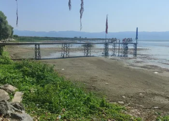 İznik’te korkutan görüntü! Sular çekildi