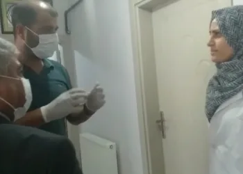 Bursa’da kaçak muayenehaneye baskın! 5 Suriyeli gözaltında