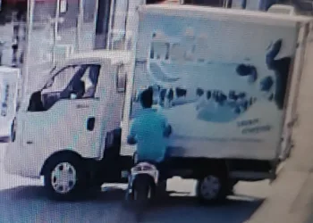 Elektrikli bisikletle kamyon böyle çarpıştı