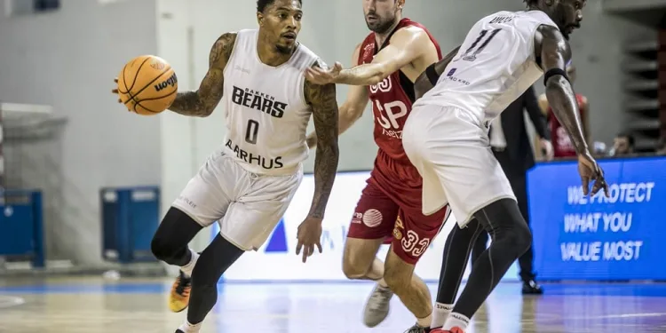 TOFAŞ Amerikalı forvet DeVaughn Akoon-Purcell ile anlaşma sağladı.