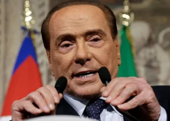 Covid-19 tedavisi gören İtalya Eski Başbakanı Berlusconi hastaneye kaldırıldı