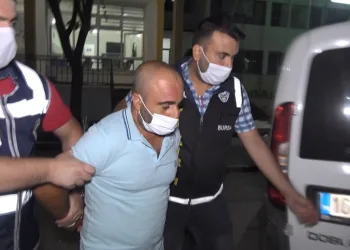 Bursa’da eşini 9 yerinden bıçaklayan koca tutuklandı