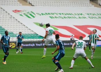Bursaspor sahadan 3-1’lik mağlubiyetle ayrıldı
