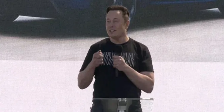 Tesla enerji kapasitesini 5 kata çıkaran yeni pillerin üretildiğini duyurdu