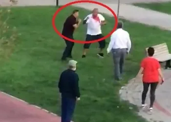 Bursa’da park çimleri boks ringine döndü