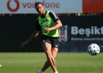 Beşiktaş’ta Josef de Souza’nın lisansı çıktı