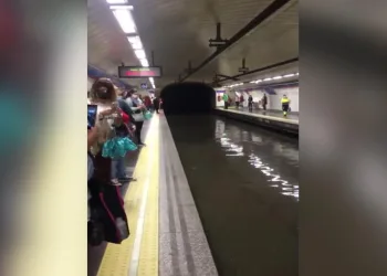 İspanya’da metro istasyonları sular altında kaldı