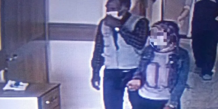 Testi pozitif çıkan baba ve kızı hastaneden kaçtı