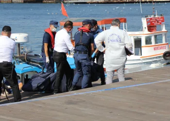Haliç’ten ceset çıktı! Çalışmaları izlerken mesafeyi unuttular