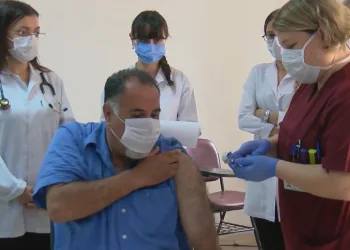 Cerrahpaşa Tıp Fakültesi’nde ilk aşı yapıldı