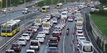 İstanbul’da kademeli mesai uygulaması başladı