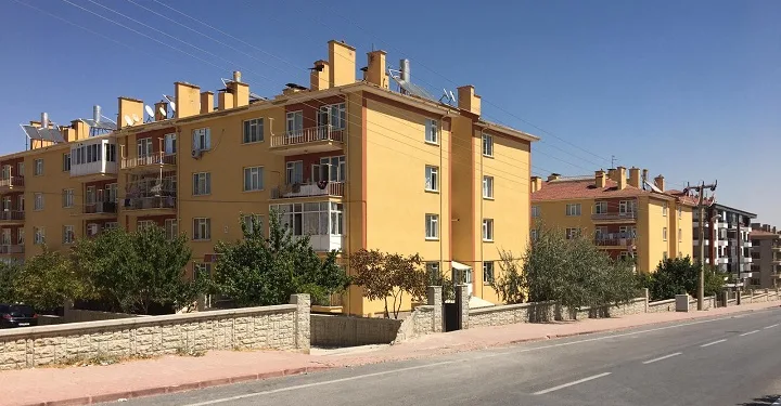 Kadınlar ‘altın günü’ yaptı, site karantinaya alındı
