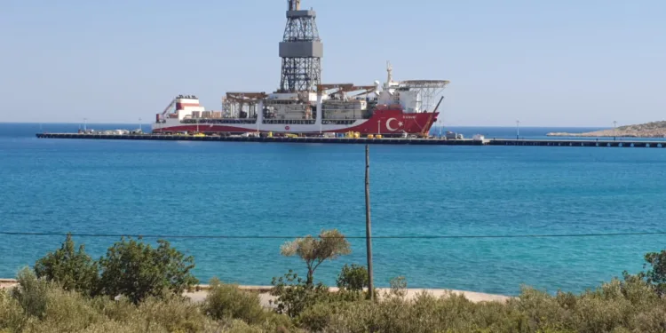 Akdeniz için gün sayan Kanuni’ye Türk Bayrağı