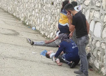 Hafriyet kamyonuna arkadan çarptılar