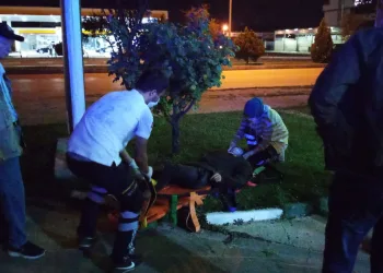 Otomobil ile çarpışan motosikletin sürücüsü ağır yaralandı